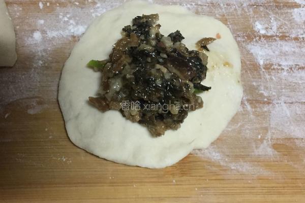 梅菜扣肉饼的做法图解9