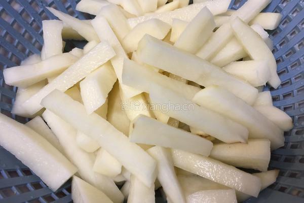 孜然土豆条的做法图解1