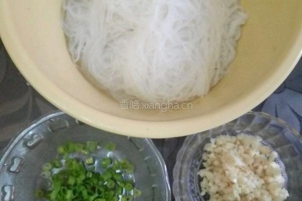 蒜蓉蒸粉丝的做法图解2