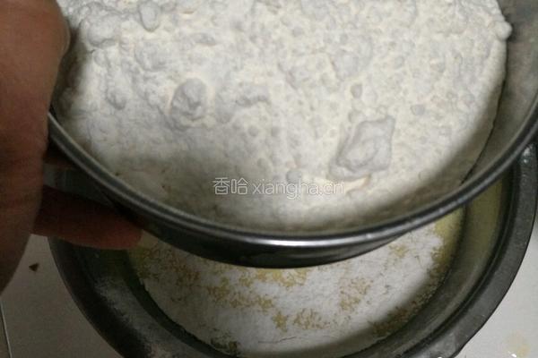 戚风蛋糕的做法图解3