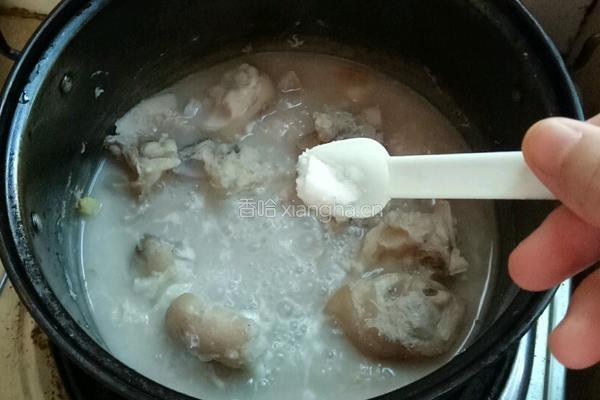 芋头猪手浓汤的做法图解5