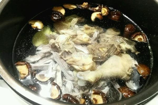 猪肚煲鸡的做法图解7