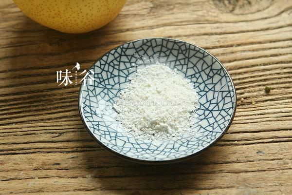 川贝母炖雪梨的做法图解2