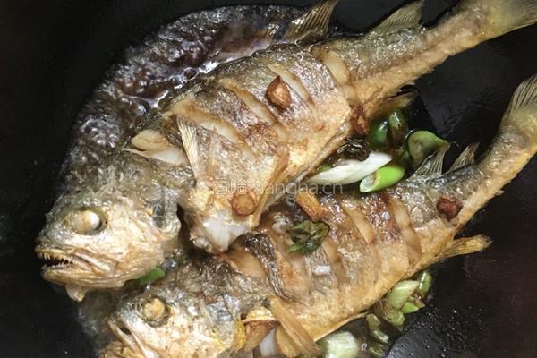 葱油黄鱼的做法图解6
