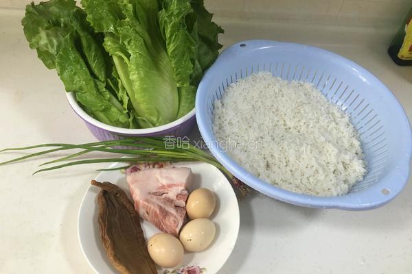 萝卜干炒饭的做法图解1