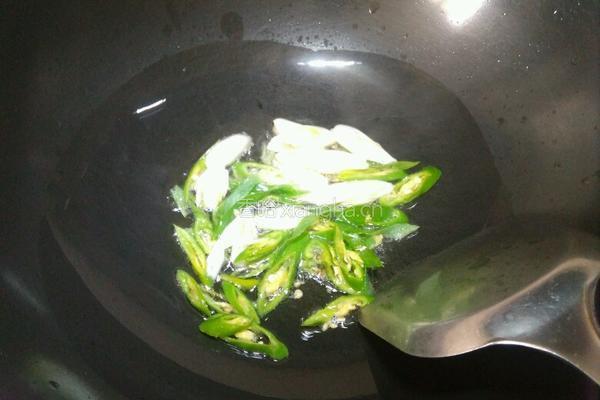土豆丝炒西红柿的做法图解5