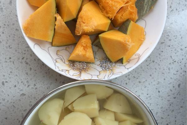 土豆豆角炖南瓜的做法图解1