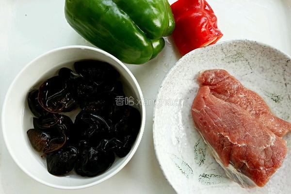 肉丝炒青椒的做法图解1