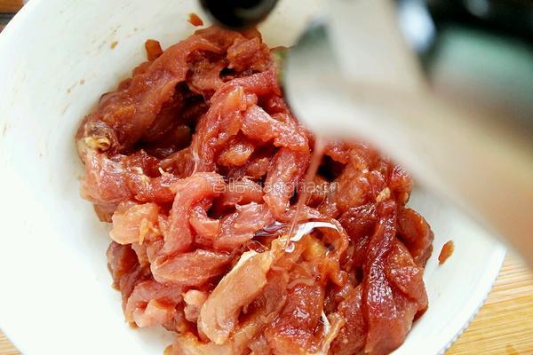 肉丝炒青椒的做法图解5