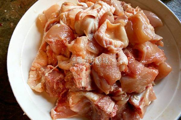 干锅香菇鸡的做法图解2
