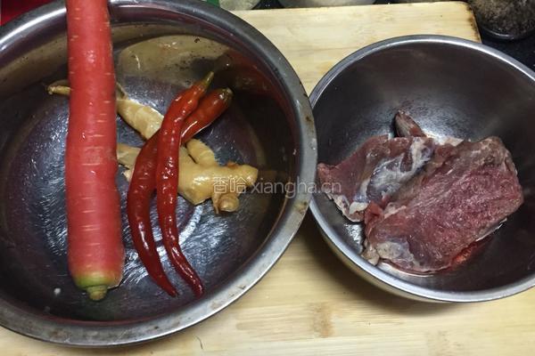萝卜泡菜牛肉的做法图解1