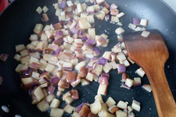 茄丁肉沫的做法图解3