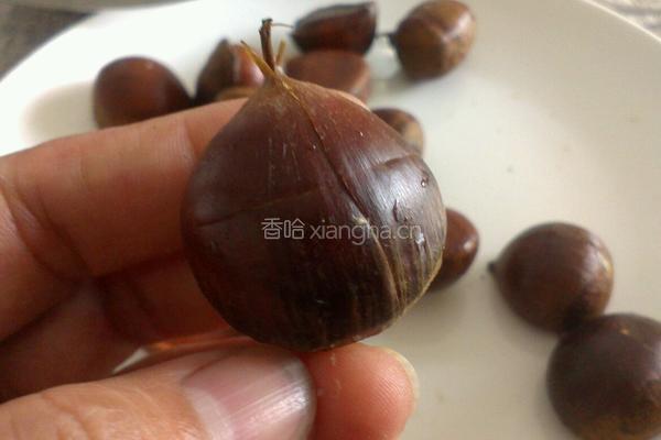 煮栗子的做法图解2