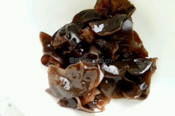 木耳虾仁炒蛋的做法图解3