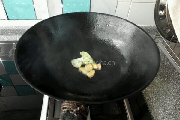 奶香鸡翅咖喱蛋包饭的做法图解6
