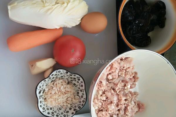 肉丸蔬菜汤的做法图解1
