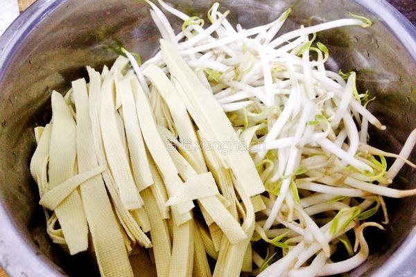 干豆腐炒豆芽的做法图解2