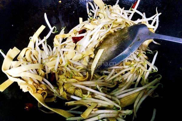 干豆腐炒豆芽的做法图解5