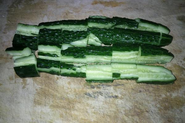 鸡肉黄瓜的做法图解2