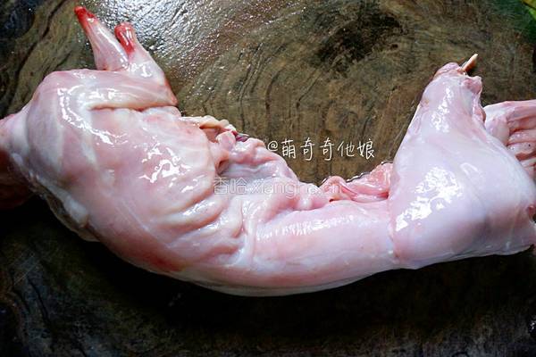 孜然烤兔肉串的做法图解2