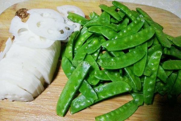 荷兰豆炒藕片的做法图解2