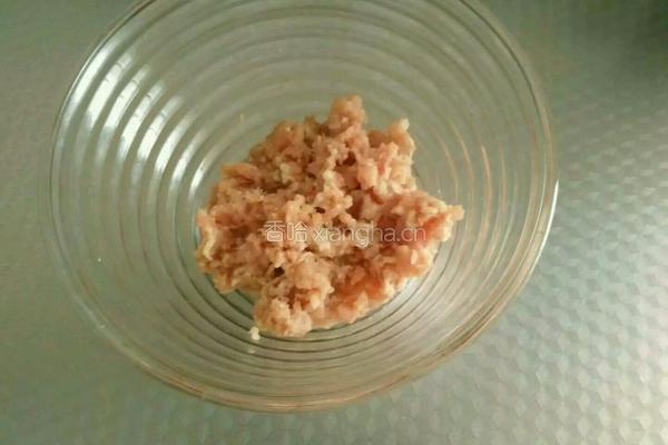兔肉水饺的做法图解1