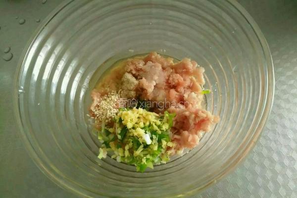 兔肉水饺的做法图解2