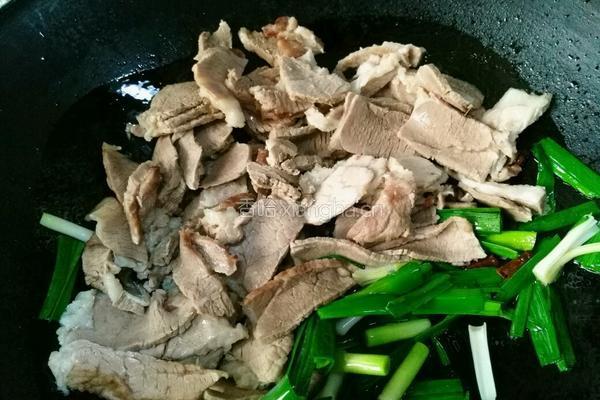 苕皮回锅肉的做法图解11