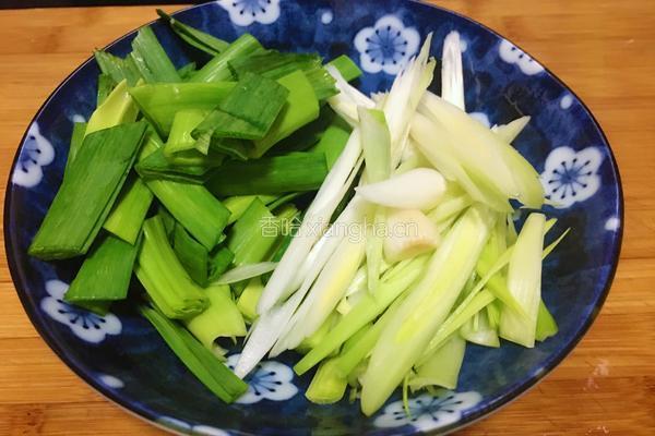 干煸肥肠的做法图解4