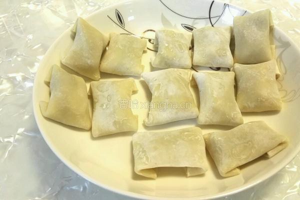 香蕉鲜虾卷的做法图解8