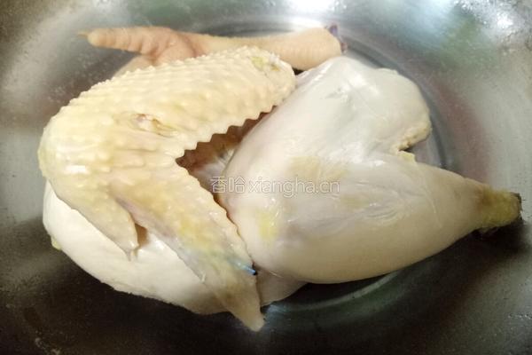 竹荪煲鸡汤的做法图解3