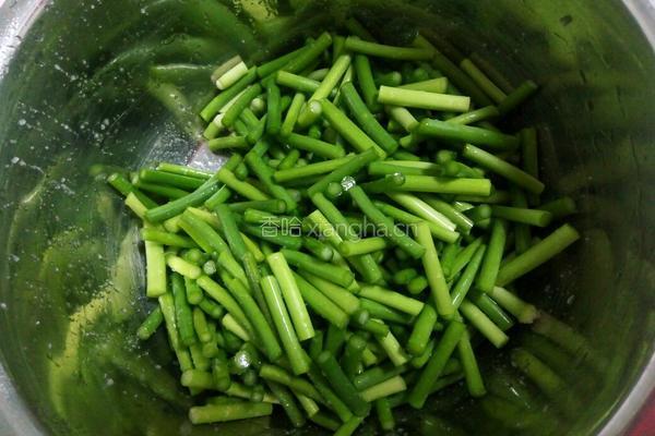 腌糖醋蒜苔的做法图解4