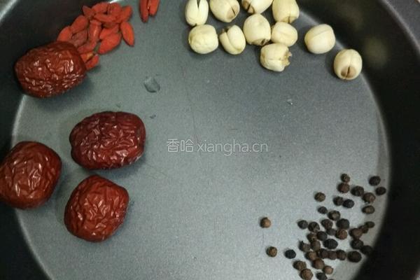 莲子炖猪肚的做法图解5