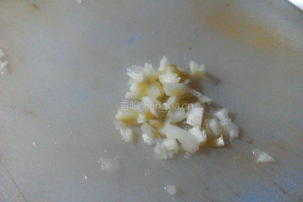 秋葵蒜蓉的做法图解3