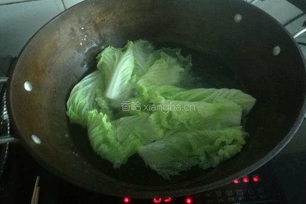 白菜肉卷的做法图解2