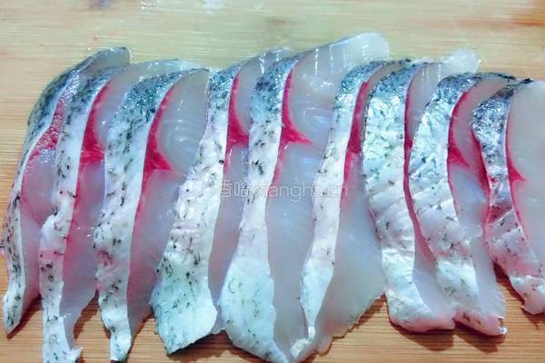 片片鱼葱油面的做法图解1