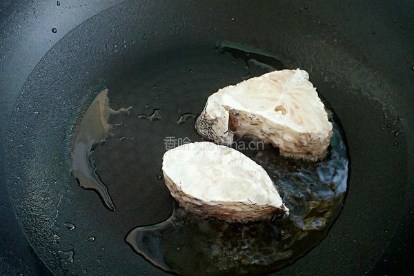 香煎鱈鱼的做法图解3