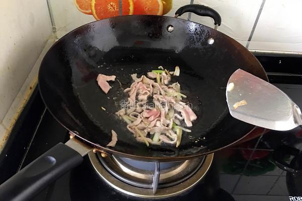 青椒肉炒土豆片的做法图解4