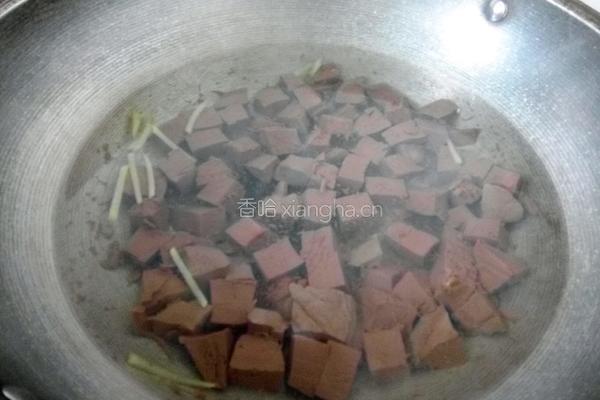 香菜猪血汤的做法图解4