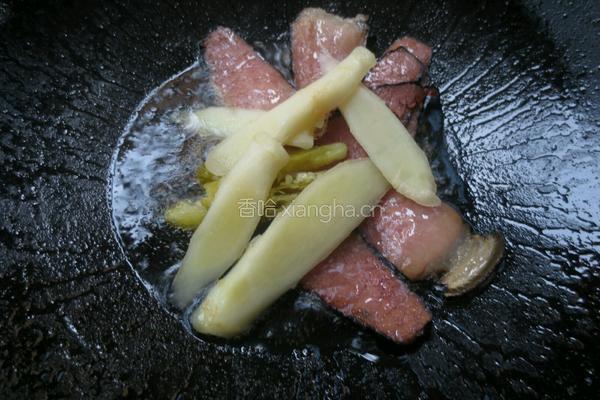 清炒腊肉笋片的做法图解8