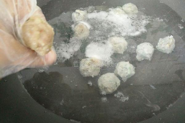 鸡肉丸子黄瓜汤的做法图解7