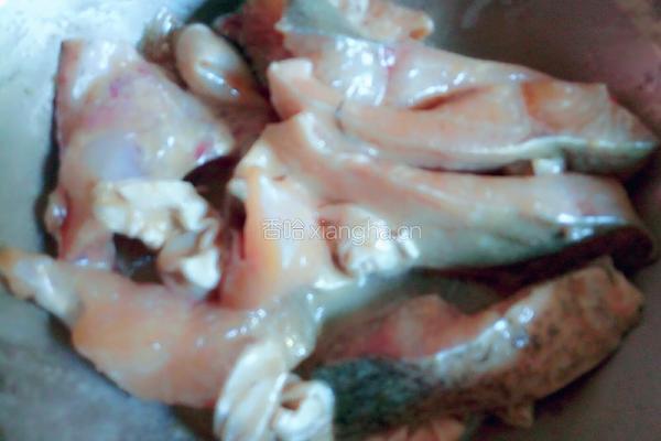 鲢鱼烧豆腐的做法图解2