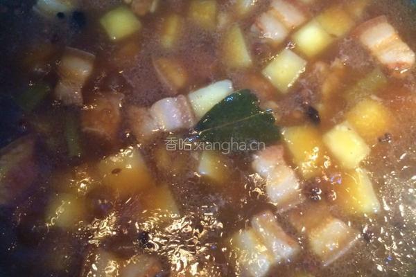 红烧肉炖土豆的做法图解11