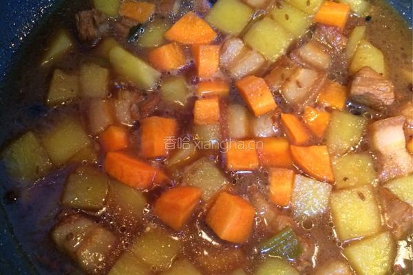红烧肉炖土豆的做法图解12