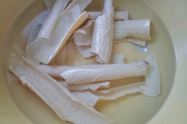 豆筋棍烧肉的做法图解2