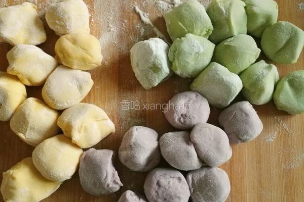 彩色蔬菜梅花饺的做法图解6