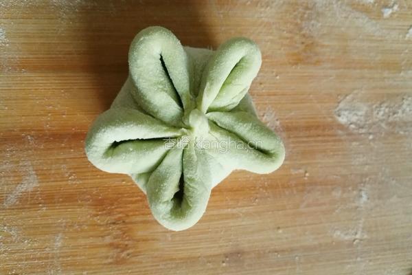彩色蔬菜梅花饺的做法图解11