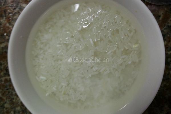 腊肠饭的做法图解1