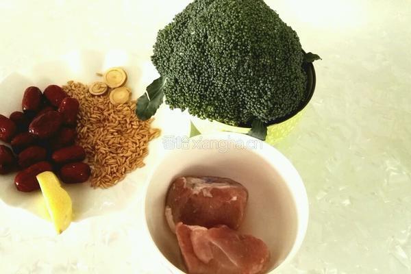 麦枣甘草肉丸汤的做法图解1