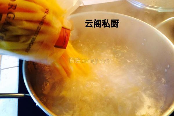 鸡脯肉蘑菇红酱意大利斜管面的做法图解4